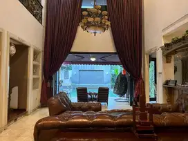 DI JUAL RUMAH MEWAH AREA PAKUBUWONO JAKARTA SELATAN