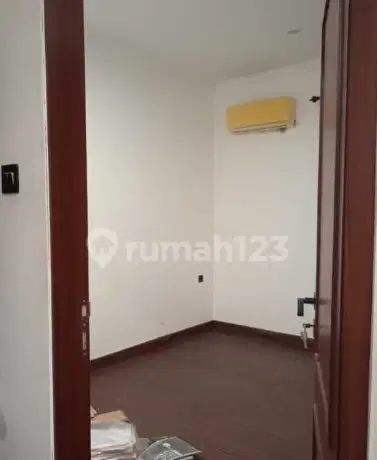 Rumah 2 Lantai Sudah Renovasi SHM di Cluster Navara Modernlnd