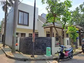Di Jual Rumah di Serpong Park, BSD City, Tangerang Selatan.