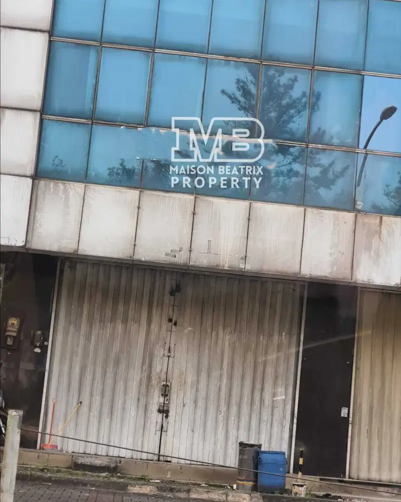 DIJUAL RUKO 2 1/2 LT PINGGIR JALAN SIAP PAKAI