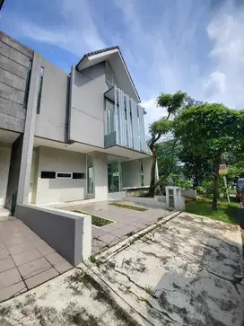 Rumah 2 Lantai Halaman Luas Murah Strategis di BIntaro Sektor 9. 16056