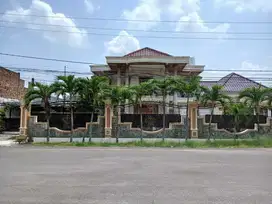 DIJUAL RUMAH MEWAH FURNISH KOMPLEK ATLIT TOP 100 JAKABARING PALEMBANG