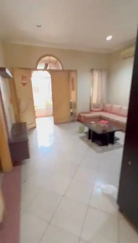 Dijual rumah siap huni di Akasia Golf PIK