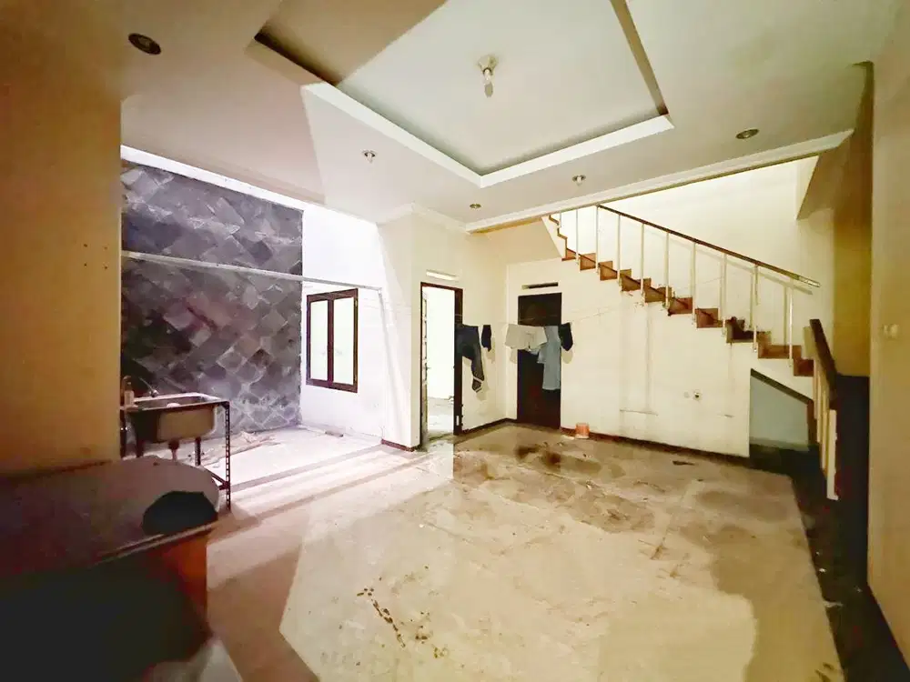 Dijual Rumah 2 Lantai Lokasi Strategis Di Batununggal Indah Bandung