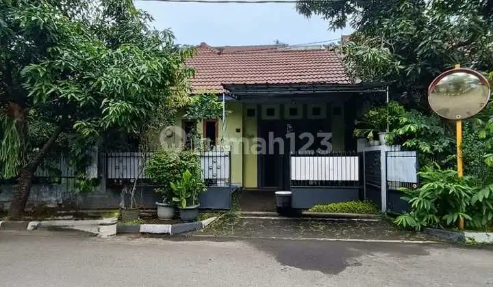 Rumah Hook 5KT 258m² di Antapani, Penawaran Sangat Fleksibel