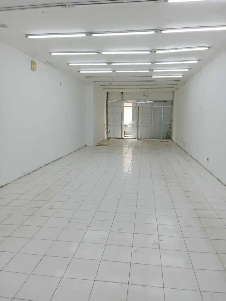 Ruko strategis didaerah ramai cocok untuk  usaha atau kantor dijuak