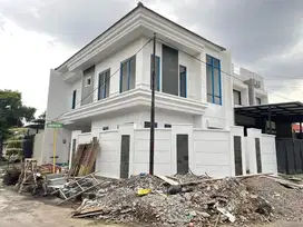 Dijual Rumah 2 lantai New American Style Jemursari