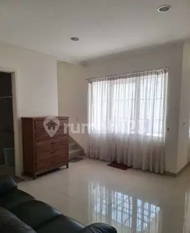 Rumah 2 Lantai Bagus Unfurnished di Suvarna Sutera, Tangerang