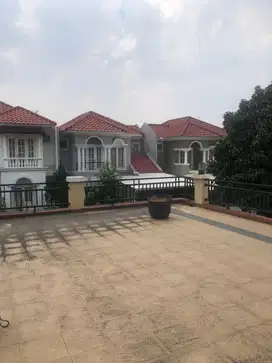 Rumah Mewah Kota Wisata Cluster Somerset dekat Mall Livingworld