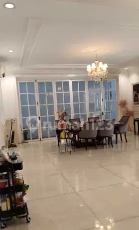 Rumah 2 Lantai Sudah Renovasi Furnished SHM di Modernland