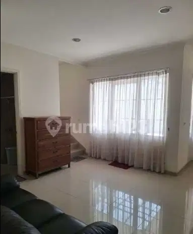 Rumah 2 Lantai Bagus Unfurnished di Suvarna Sutera, Tangerang