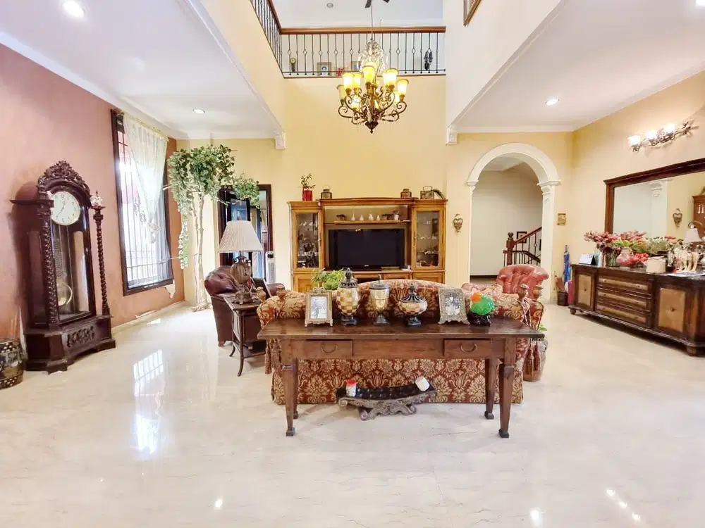 Dijual Villa Komplek The Palace Polonia Medan