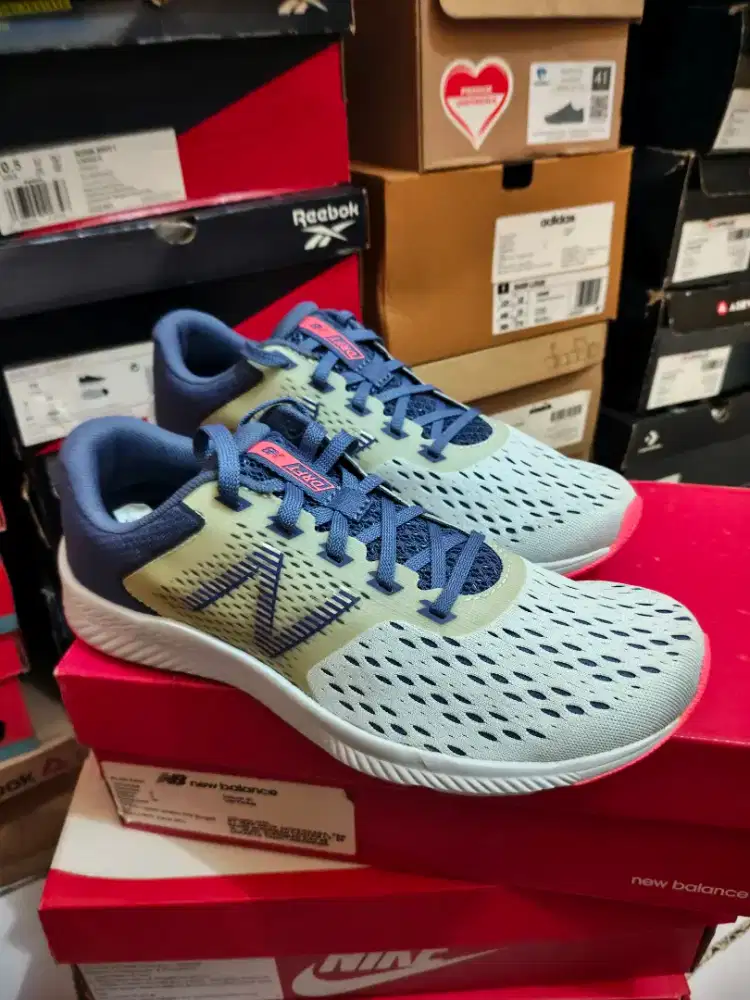 Sepatu Cewek New Balance MDRFTCN1 Running