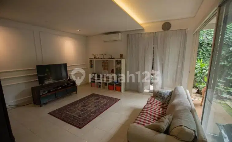 Rumah 2 Lantai Bagus Semi Furnished SHM di BSD Pavillion Residence