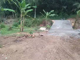 OBRAL MURAH 4 UNIT TANAH KAVLING SIAP BANGUN AKSES MOBIL DI SEYEGAN. JK10424