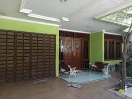 RUMAH DI JALAN DONOWATI V NO 12, SUKOMANUNGGAL SURABAYA