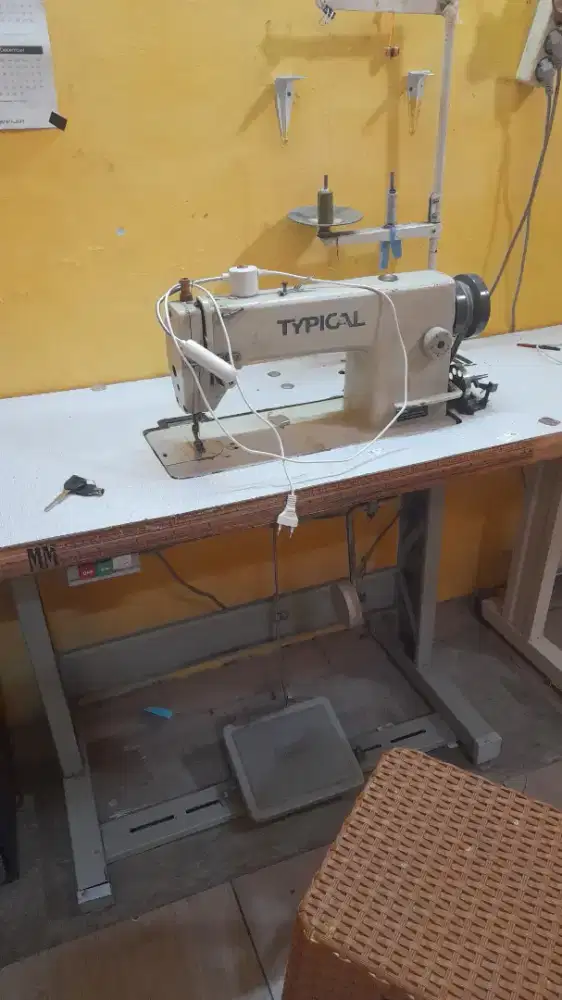 Di jual mesin jahit dan obras