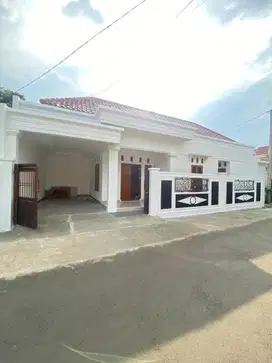 Dijual Rumah classic - siap huni - Lt 100 - Pancoran mas Depok