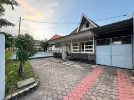 DIJUAL / DISEWAKAN RUMAH KOMERSIAL AREA BENGAWAN SBY PUSAT