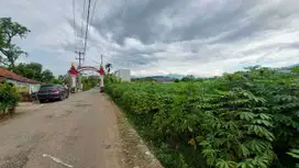 Tanah kavling Cocok untuk Usaha 8 Menit Tepi Danau Caffee & Resto