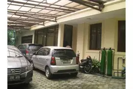 Jual Rumah Lux Sayap Riau Bandung. Strategis & lokasi emas Bandung.