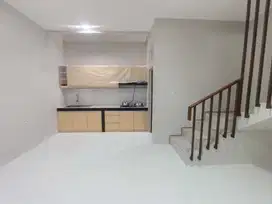 Dijual Rumah 2 Lantai Bagus di Taman Kopo Indah, Bandung