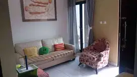 Rumah Town House Gerbang Jalan Raya di Ciganjur