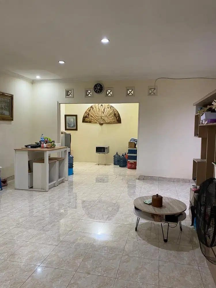 Rumah Raffles Hills Cibubur murah sudah renovasi