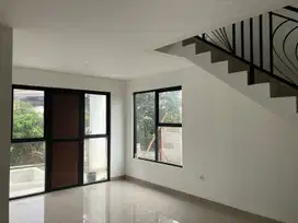 Dijual Rumah Baru di Setiabudi Regensi Wing 3
