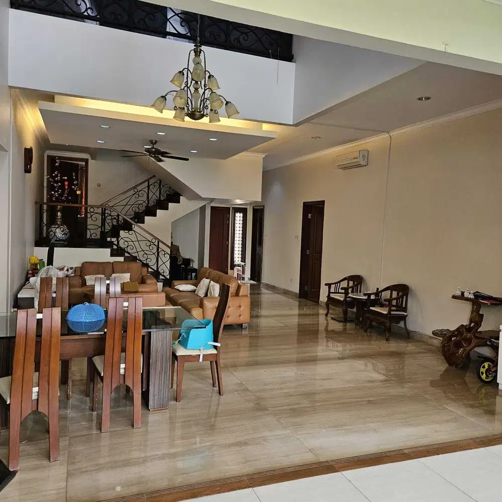 Rumah 2 Lantai di BGM PIK 1 Mewah luas Tanah 450m hoek