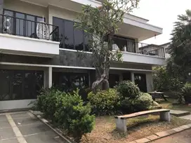 Rumah Mewah Hook View Golf Danau Di PHG Summarecon Serpong