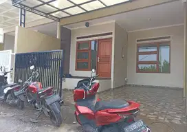 Rumah di cluster sariwangi nyaman modern