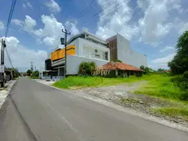 TANAH SHM STRATEGIS TEPI JALAN RAYA DEKAT UKRIM