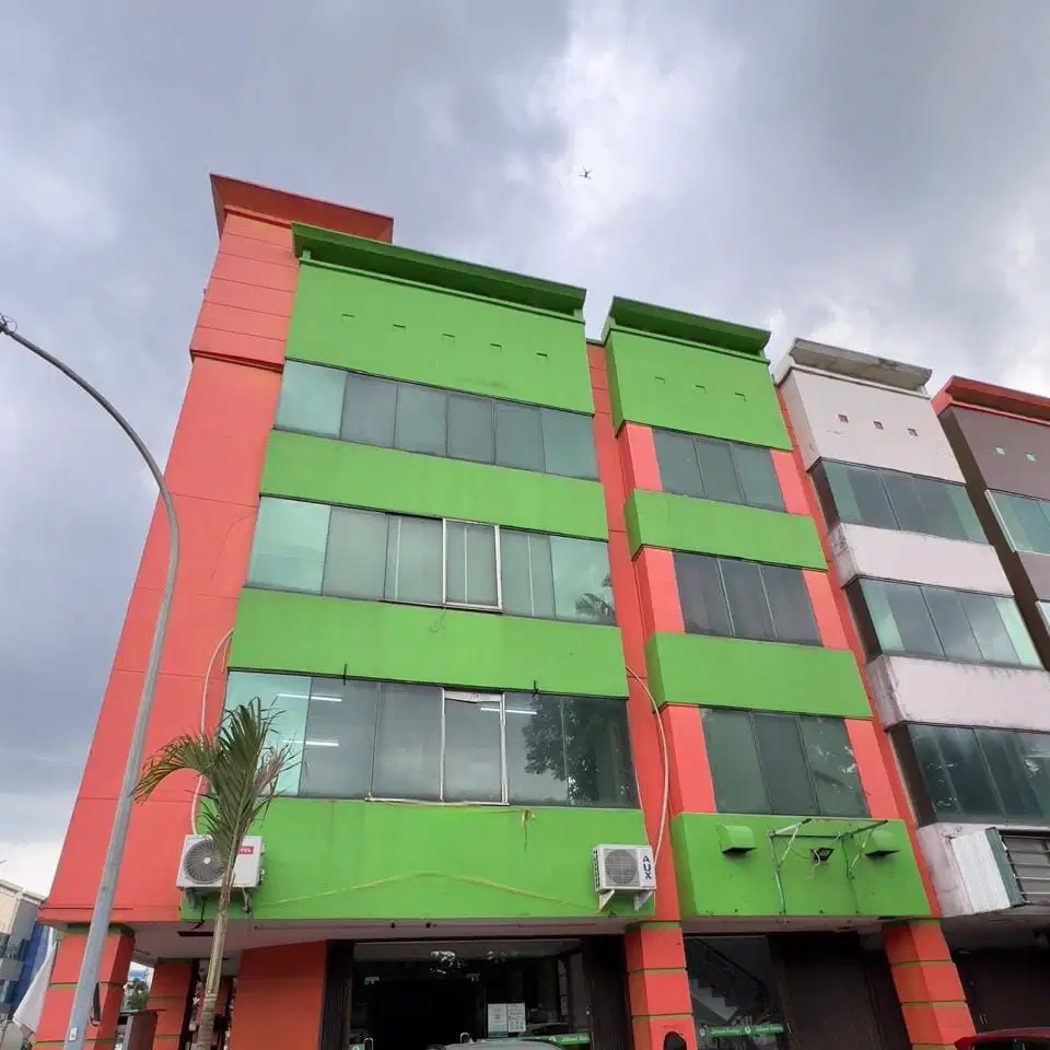 Ruko Karawaci Dengan 4 Lantai Gandeng 3 eksklusif