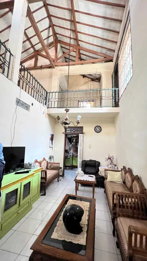 Di Jual Rumah 2 Lantai Harga Nego di Sudirman