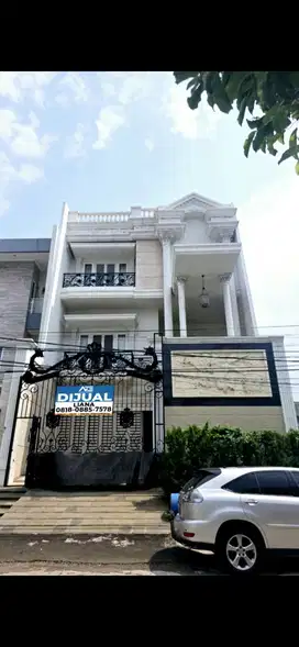 Rumah Pluit Model Classic Modern