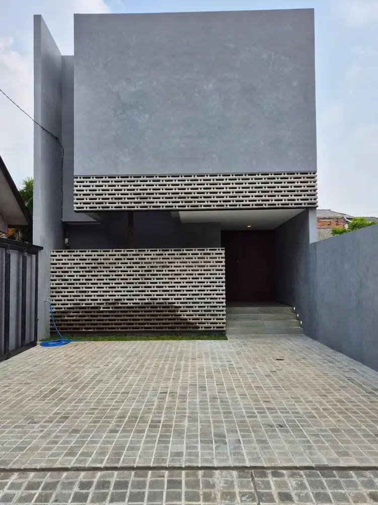 Dijual Rumah baru Modern Tropis  jl. H. Goden pondok pinang jaksel