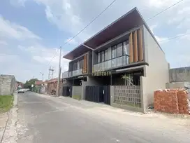RUMAH 2 LANTAI, FULL FURNISHED LOKASI PREMIUM KOTA JOGJA