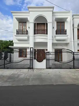 Dijual Rumah Baru Design Classic Modern Dalam Komplek Di Duren Sawit