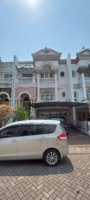 Sewa cepat rumah pik1 8x20 furnished