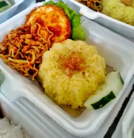 Pesanan Nasi kotak.
