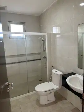 DIJUAL RUMAH GOLF ISLAND PIK 2 LT. UKURAN 8X15M2