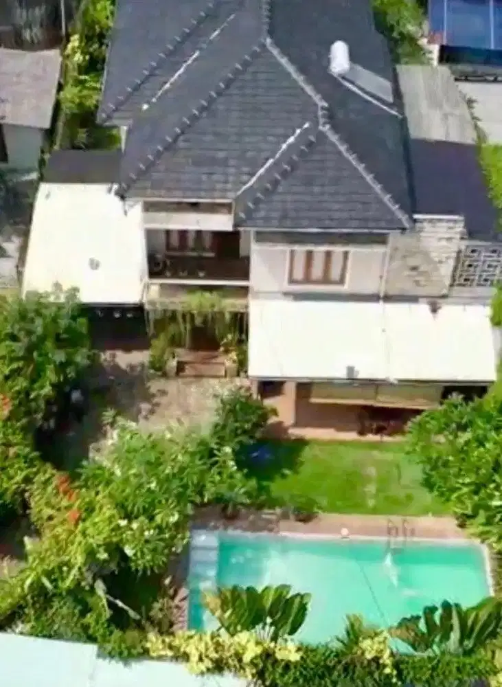 Dijual rumah tropical swimpol di lebak bulus jakarta selatan