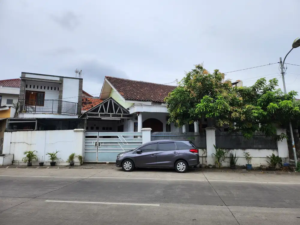 Rumah murah meriah pinggir jalan bebaS banjir LOH di pekayon, galaxy