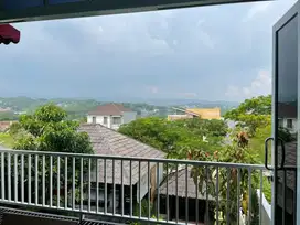Dijual Rumah Cantik  Dan Bagus Berlokasi Di Sentul city