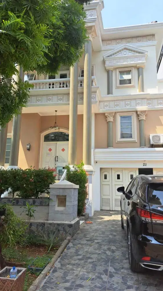 Dijual Rumah 2.5 lantai di PIK 1, Jakarta Utara