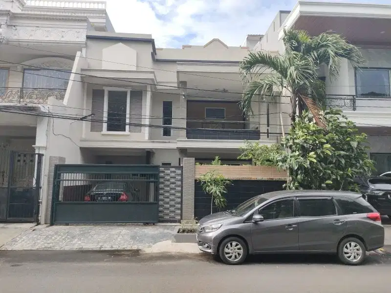 Dijual cepat Rumah 2 lantai di Taman Semanan Indah, cengkareng, jakbar