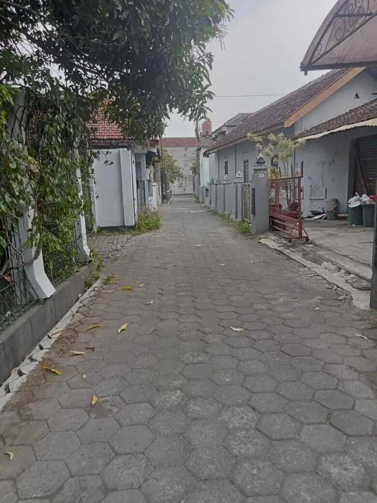 Tanah dam bangunan strategis pandega padma jln kaliurang KM 6