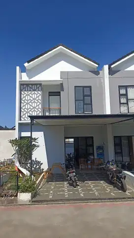 Gas Survei Rumah 2lt ada kolam renangnya di bandung barat  Padalarang