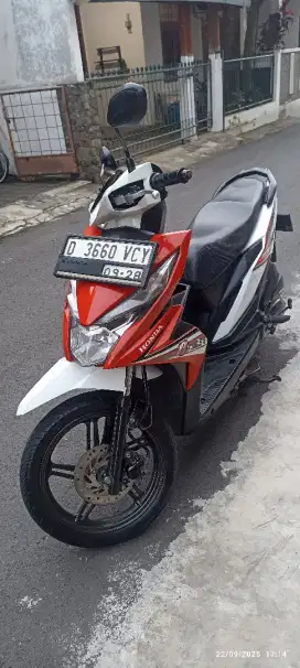 Dijual Motor Honda Beat 2018 – Putih Merah - Mulus tinggal Pakai